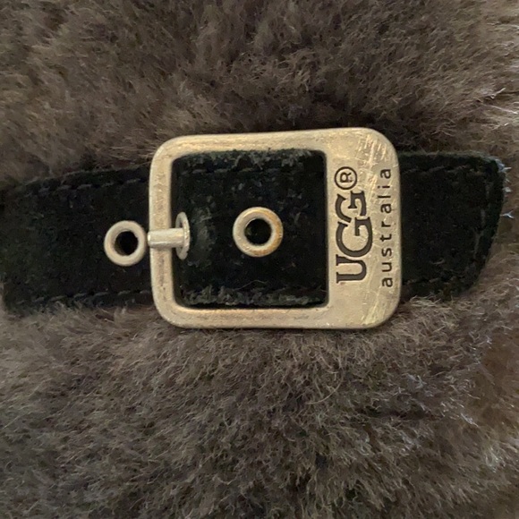 EUC Uggs Kids Size 2 Grey and Black - Picture 6 of 7